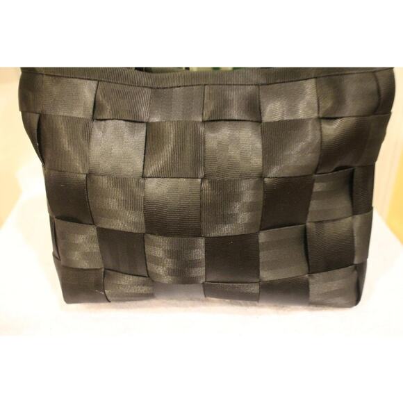 (Z) HARVEY'S seatbelt BLACK SHOULDER bag purse (100 - Picture 2 of 11